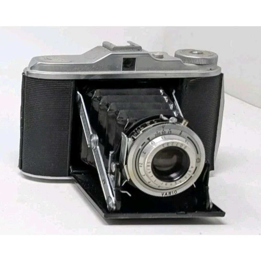 Antique/Vintage Camera Lot: Kodak Agfa, Pentax, Yashica
